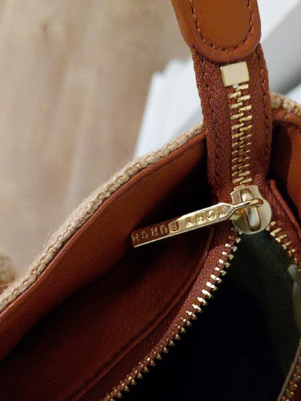 (Rare)Tory Burch Beige Canvas Tote with Red Stripe and Logo